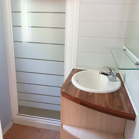 Avec Piscine Partagee A Tatil Evi