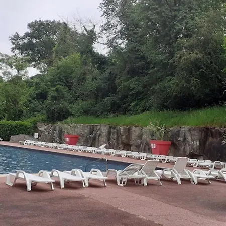 Avec Piscine Partagee A Saint-Chéron